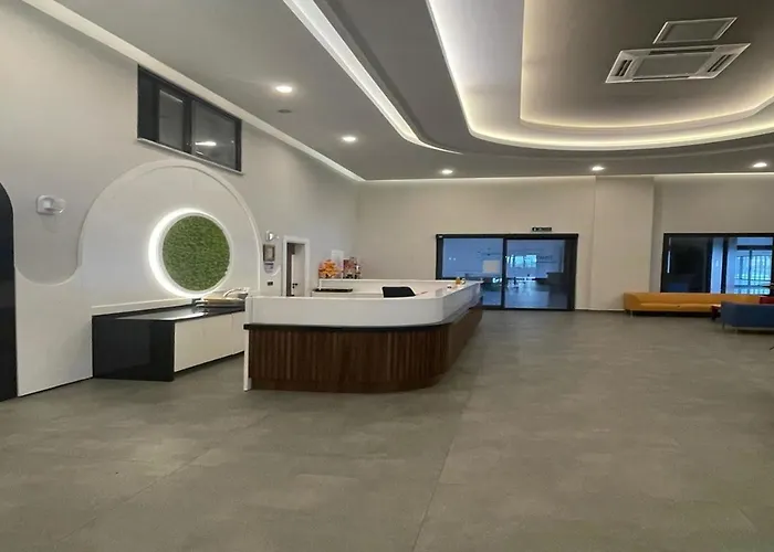 Luxury Seaview With 9000 M2 Access Alanya