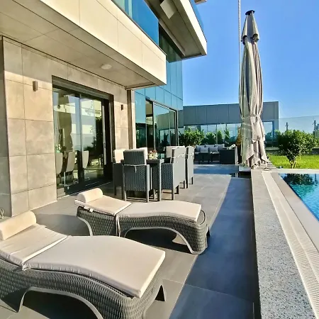 Luxury Seaview With 9000 M2 Access ألانيا