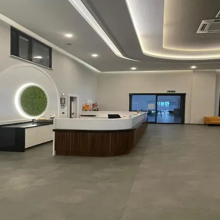Luxury Seaview With 9000 M2 Access ألانيا
