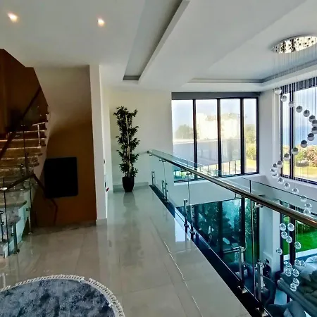 Luxury Seaview With 9000 M2 Access فيلة ألانيا