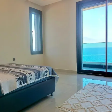 Luxury Seaview With 9000 M2 Access فيلة *