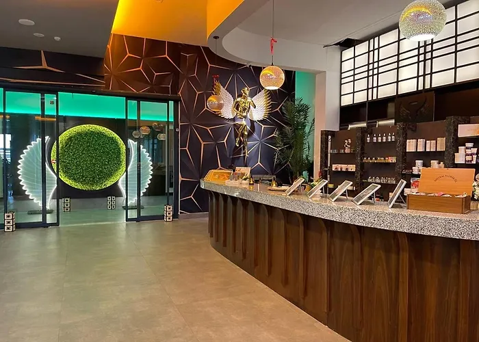 Luxury Seaview With 9000 M2 Access Alanya