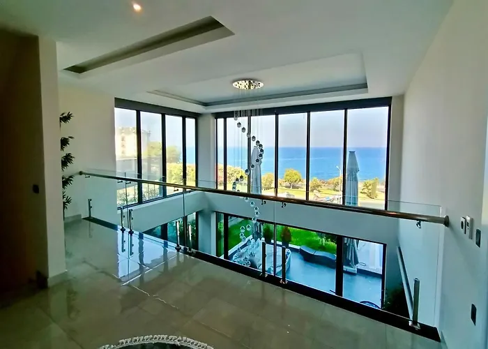 Luxury Seaview With 9000 M2 Access *