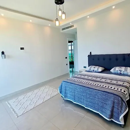 Luxury Seaview With 9000 M2 Access * Alanya