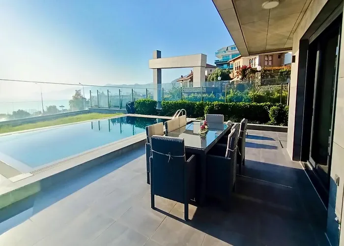 Luxury Seaview With 9000 M2 Access Вилла