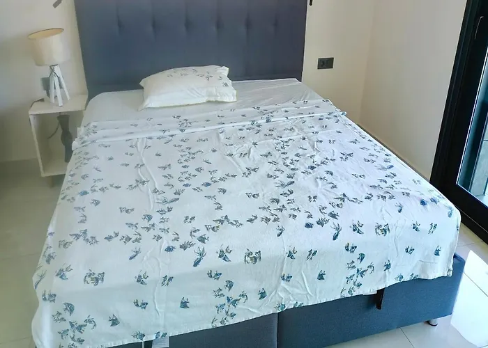 Вилла Luxury Seaview With 9000 M2 Access