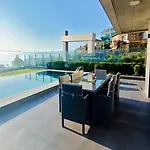 Luxury Seaview With 9000 M2 Access Villa