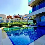 Luxury Seaview With 9000 M2 Access Alanya