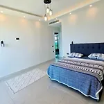 Luxury Seaview With 9000 M2 Access * Alanya