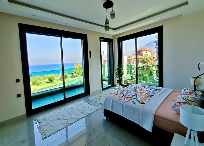 Вілла Luxury Seaview With 9000 M2 Access