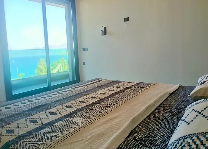 Вілла Luxury Seaview With 9000 M2 Access *